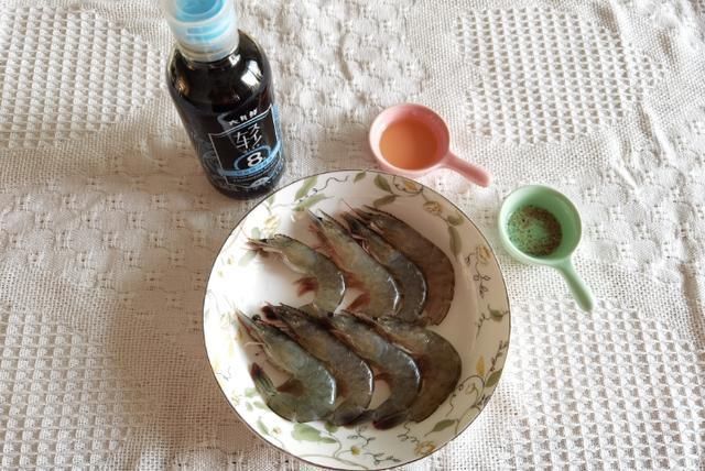 心脑血管|自制家庭版的烤虾，香脆鲜美，一个烤箱就搞定了，家人都爱吃