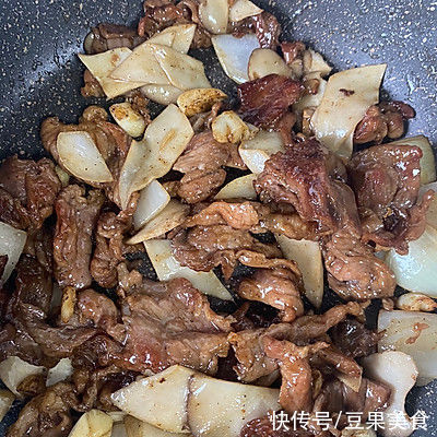 洋葱|想要滋补养颜补气血，一定要喝一碗牛肉杏鲍菇
