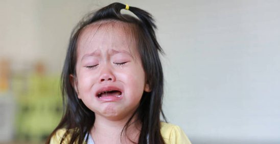 安全感|4岁女儿从幼儿园回家,抓住裤子说不能尿尿,脱下裤子宝妈炸了