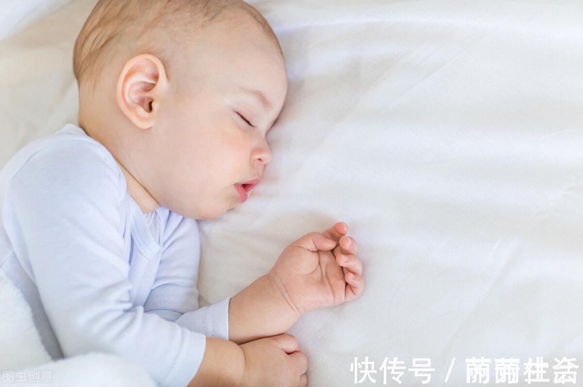 深度睡眠|宝宝睡觉不踏实总是动来动去,到底是什么原因?看完这篇你就明白