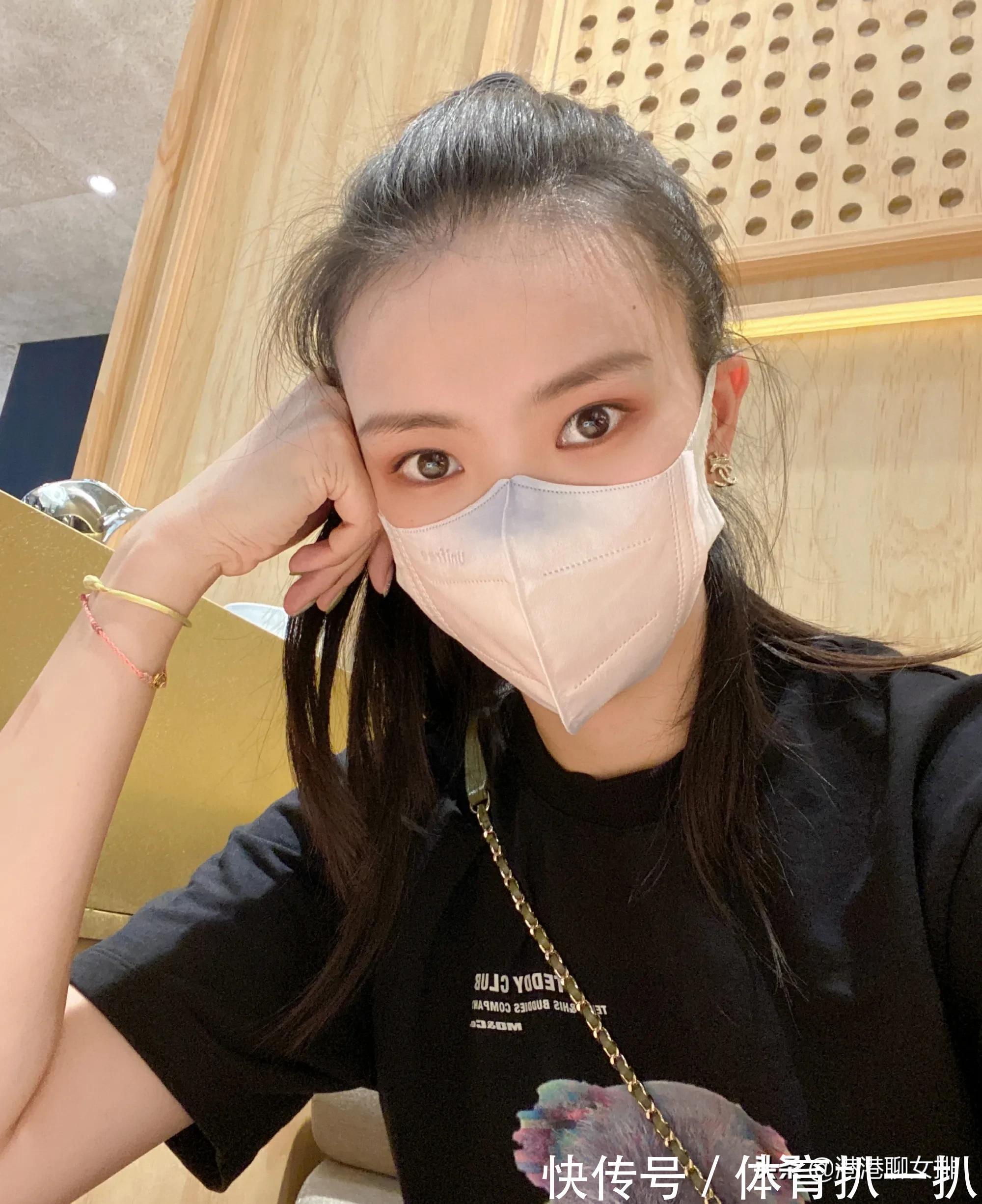 张常宁|张常宁发文庆祝生日,旁边的小孩实力抢镜,球迷:开心之余要努力