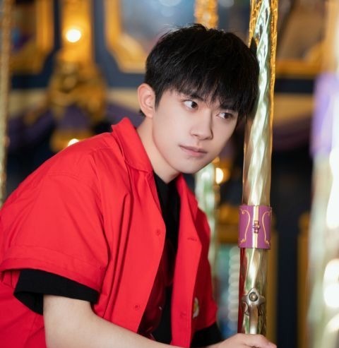 快本cue易烊千璽王一博,丁程鑫回答盡顯與師兄好關(guān)系,尹正也不落下風(fēng)