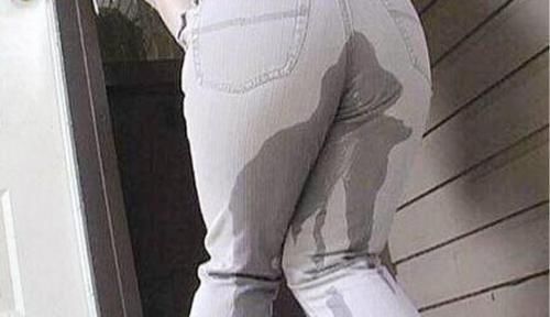 回怼|孕妇地铁上“没忍住”被小伙子嘲笑,邻座大姨霸气回怼没公德心