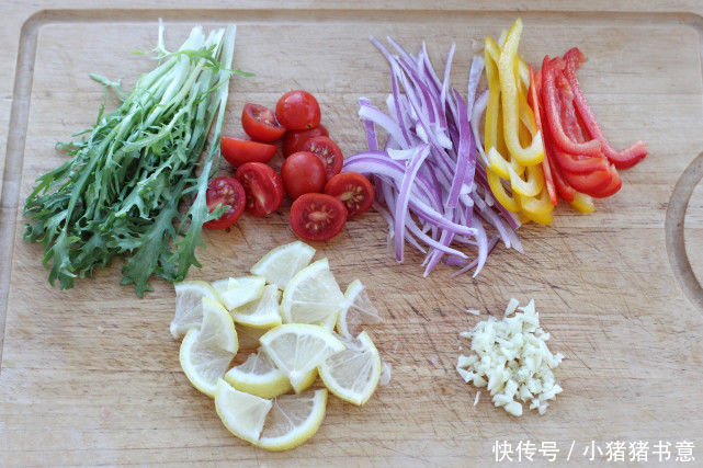 苦菊|鸡胸肉拌着吃,爽口开胃清香无比,高蛋白低脂肪减肥期也毫无负担