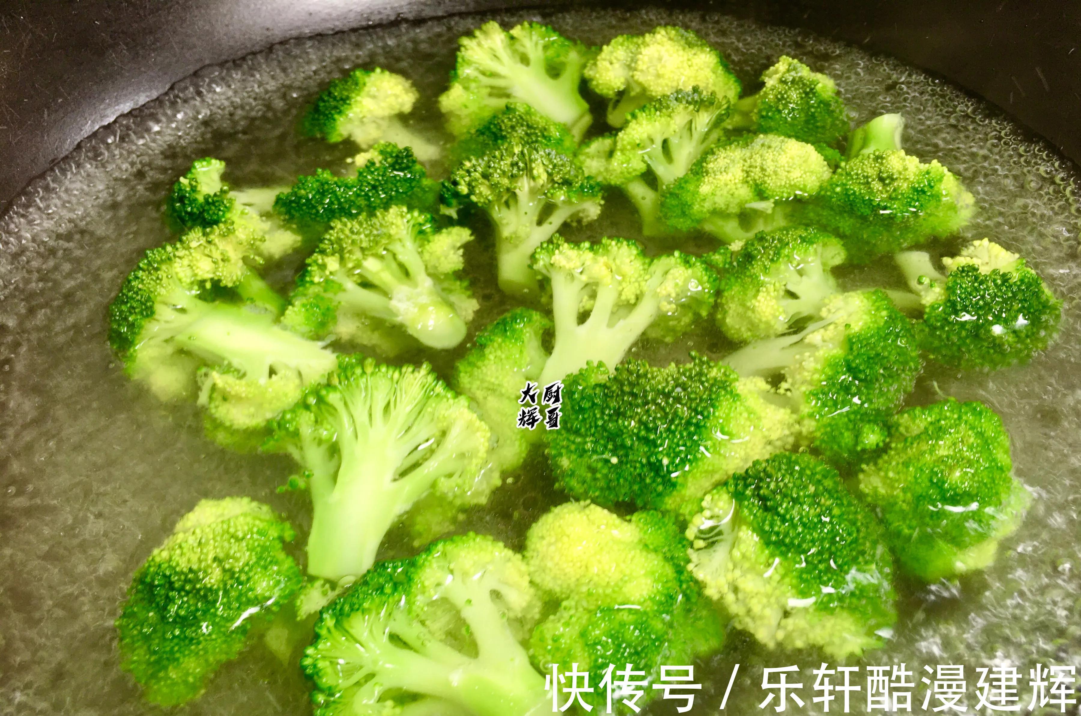 我过生日时吃的一桌饭菜，被弟弟嘲笑，说这都是个啥玩意儿