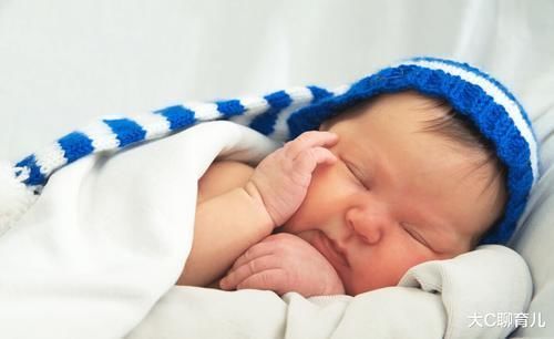 新生儿除了吃就是睡？还有一件事不容忽视，新手爸妈一定要会观察