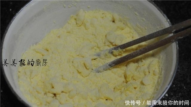 家里有玉米面的试试这样做,细腻蓬松,口感香甜,比肉包子香!