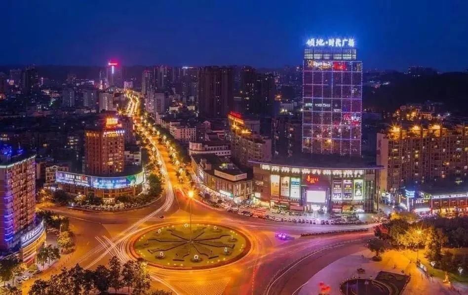中年|乐山的夜景，好惊艳！
