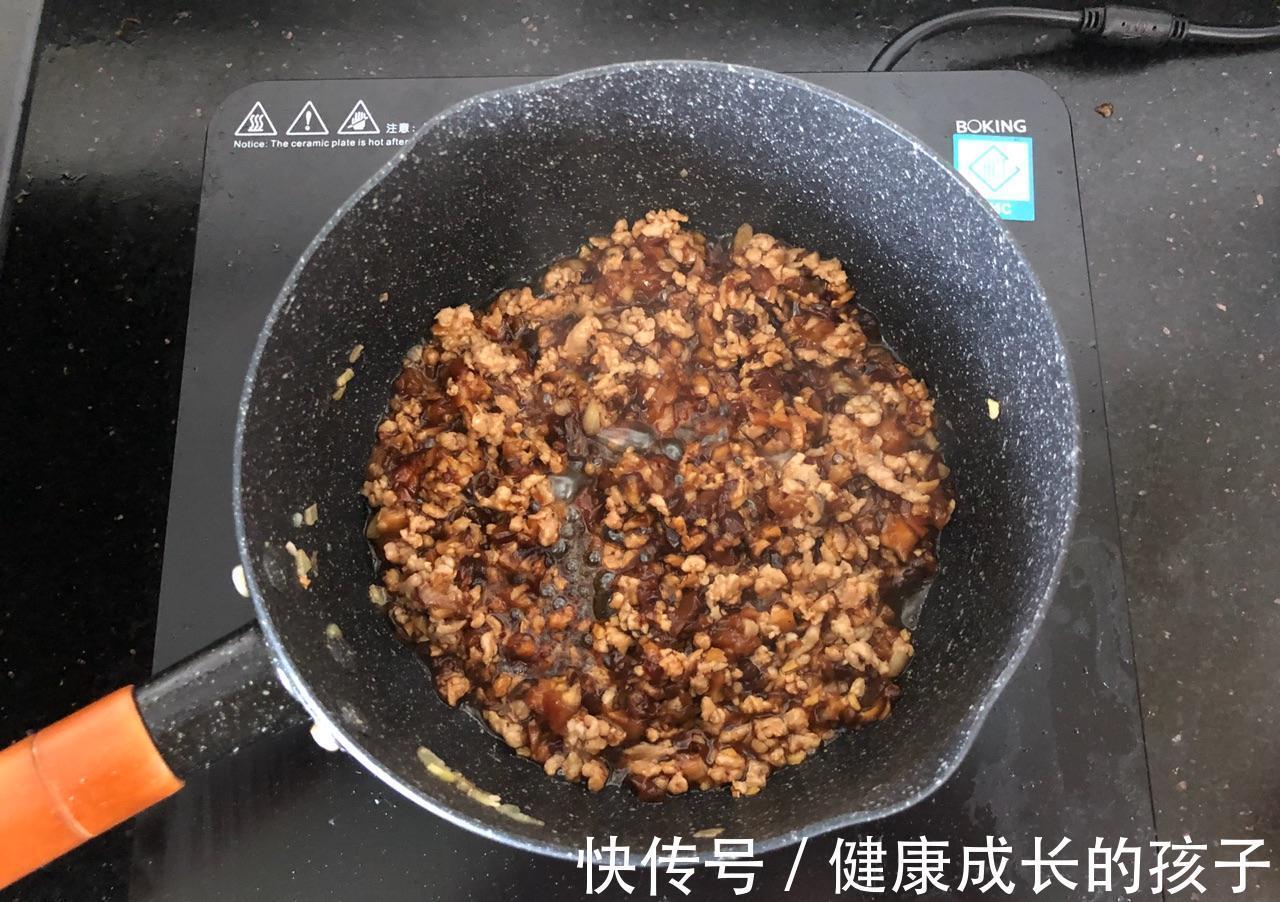 香菇|秋天进补，鸡肉鸭肉都不如吃它，蒸一蒸就出锅，鲜美又下饭