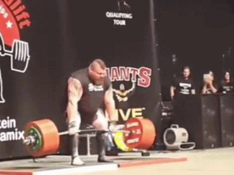 哑铃|12年打造身材,硬拉500公斤,身边所有人都可以当作哑铃用