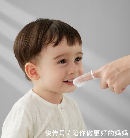 阶段|不同年龄阶段的宝宝如何正确刷牙?宝妈有必要学习一下~