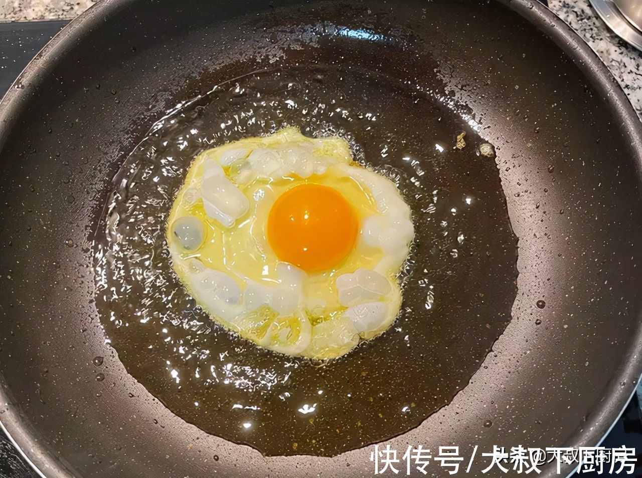 上班快手午餐!大叔教你肉末炒蛋,香气扑鼻,简单易学,超下饭