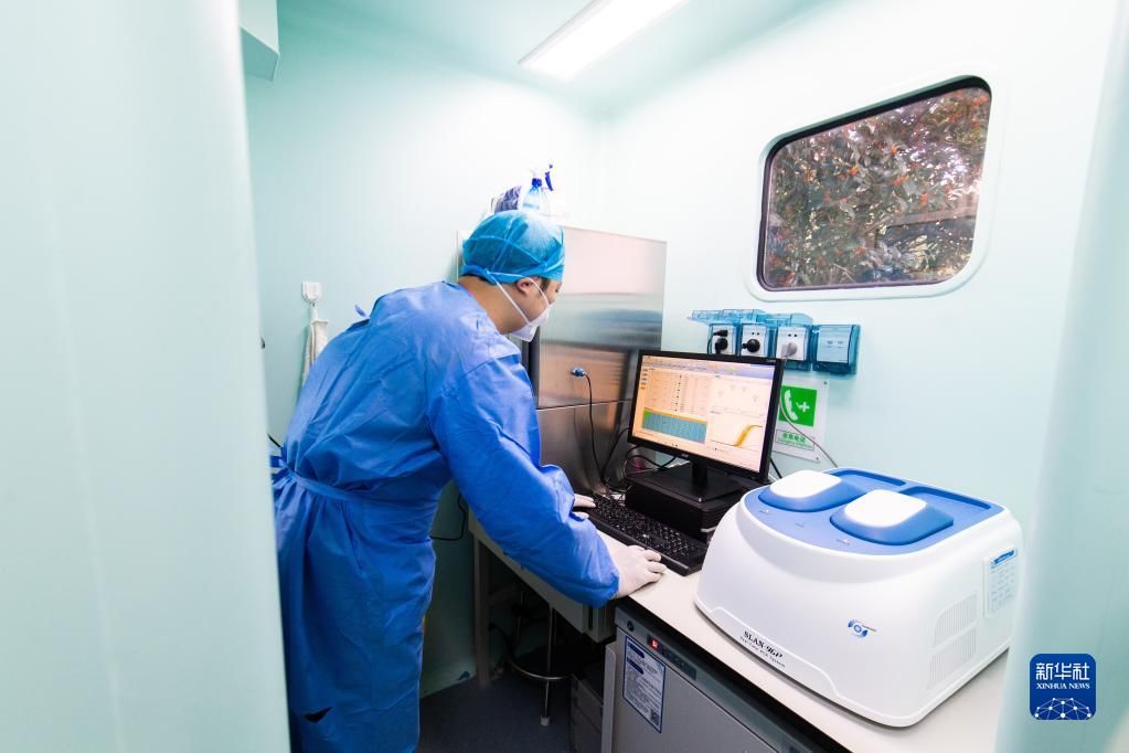 湘雅二医院|新华全媒+丨探访疫情防控利器——P2+移动生物检测车