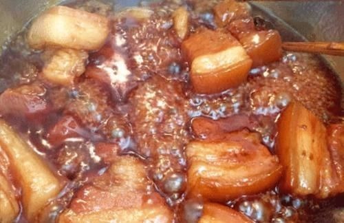 炖肉、炖骨头汤时,切记不要放“此物”,不然肉有臭味,汤还难喝