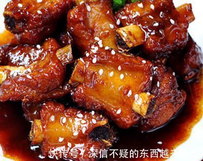 做糖醋排骨,先放醋还是先放糖多数人不注意,难怪口感差还发黑