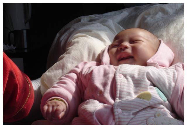 陌生人|宝宝多大就会“认人”?早于这个时间,说明脑袋发育好,很聪明