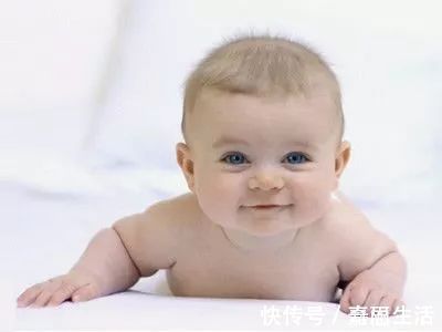 小动作|宝宝睡醒后做这个小动作，是智商高的表现