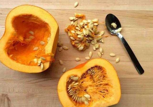 彭鑫蕊|每天吃一小把南瓜子,有4大好处,但医生提醒1类人少吃为妙