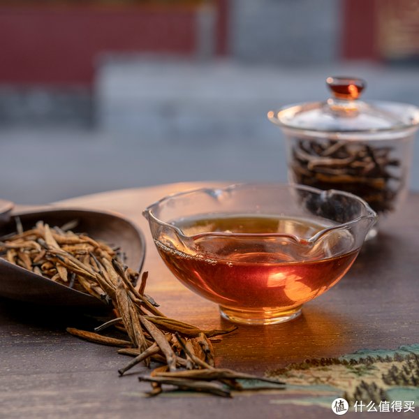 每日风物 篇八：这杯茶雍容旖旎的样子，像晚唐的余晖