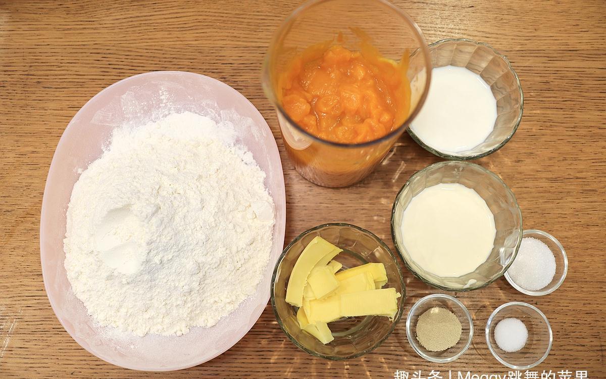 用南瓜做的面包就是好吃，配方快收藏，奶香浓郁香甜暄软