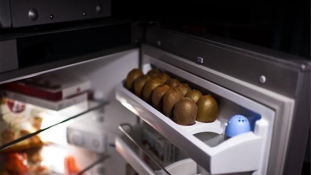 冰箱|隔夜水、隔夜菜、隔夜茶、隔夜肉,哪个不能吃?今天就告诉你答案