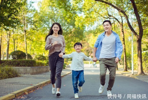 正餐|7岁男童身高145cm，儿科专家提醒：这4点许多家长可以学习