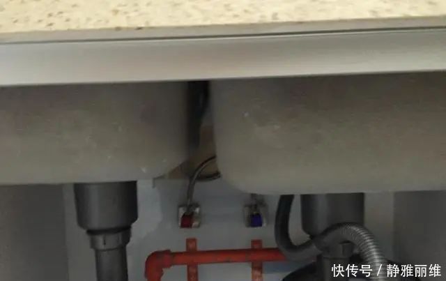 邻居们|老公只不过在厨房装了块隔板,没想到邻居们都争着过来看,晒晒