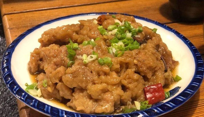 教你扣碗酥肉的做法，简单易学，好吃不腻，摆上桌特别抢手