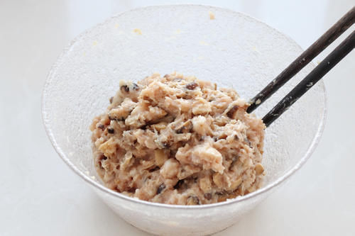 玉米淀粉|肉丸子不用油炸，蒸一蒸就上桌，香嫩好吃营养不流失，老少皆宜