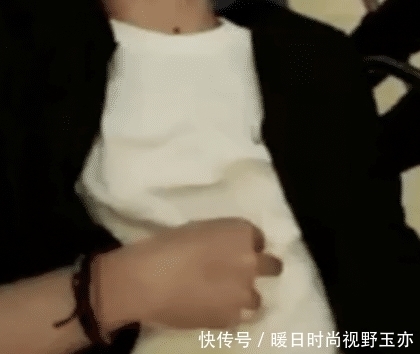 完架|男子和女友吵完架手指硬成"鸡爪" 医生: 气得中毒了