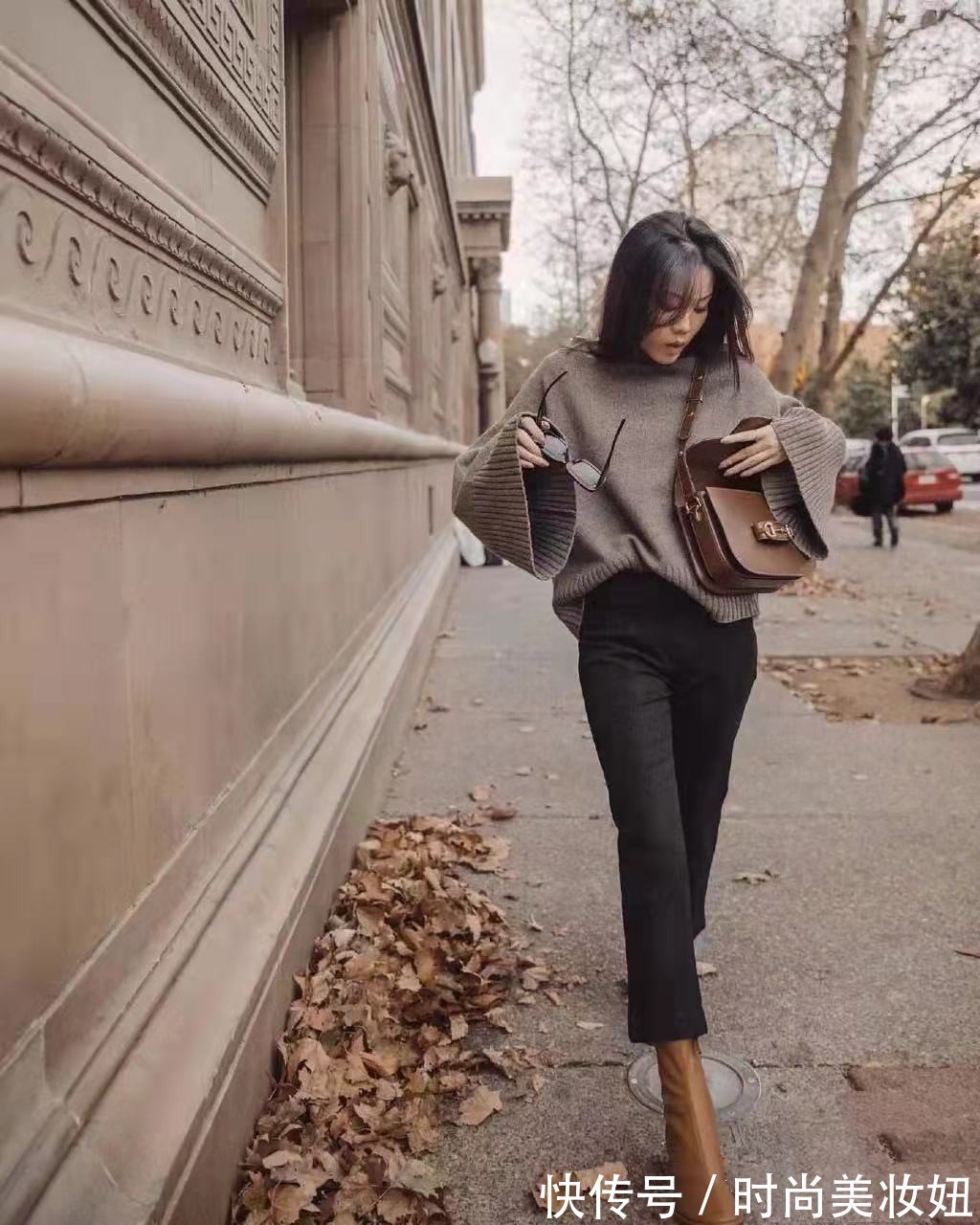 短筒靴|秋冬别再露脚踝了,学时尚博主“短筒靴”搭配,有温度又有风格