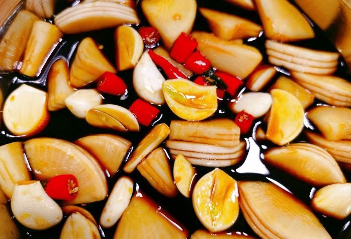 腌萝卜怎么脆爽?大厨教你“招牌做法”,做1次吃3个月,开胃解腻