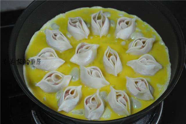 饺子|儿子三天两头要吃此早餐,平底锅一烙10分钟就上桌,解馋还顶饱