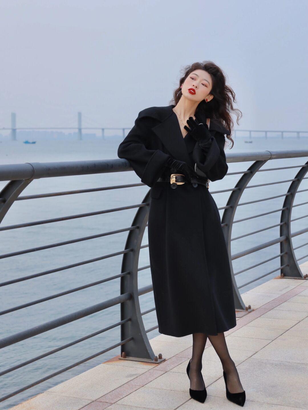 减龄感 普通人怎么把“大衣”穿出高级感?看看这些博主的搭配,优雅精致