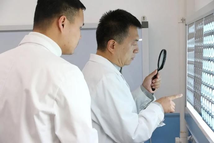 肺部小结节|大医说丨定位“神针”加微孔，胸腔镜微创手术解决肺小结节治疗难题