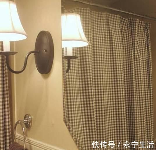 瑟瑟发抖|洗完澡镜子总是雾雾的怎么办？教你一招，超实用！