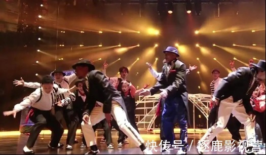 《街舞4》全场炸裂,黄渤花式催婚张艺兴:先找女朋友才有传承!