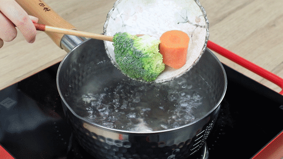 西藍(lán)花|比吃肉還鮮香，5分鐘就搞定，建議每周做一次，還能增強(qiáng)免疫力