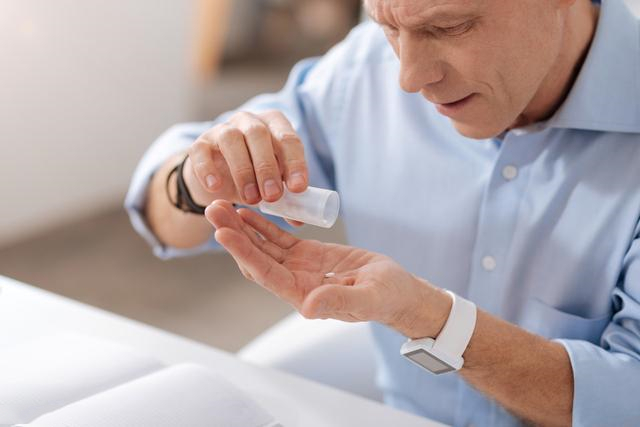 医生|博士高血压,不想吃药,医生告诉不吃药的法,半年后血压正常了