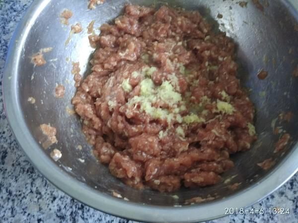 鲜嫩|煮饺子时，万万不可水开就下锅，多加这1步，饺子鲜嫩不破皮