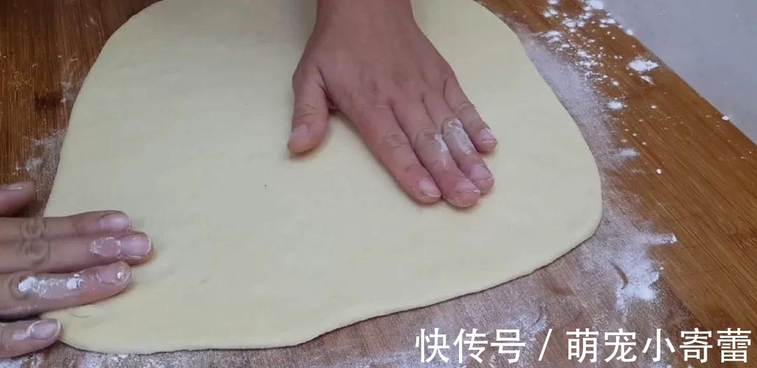 面团|面粉这做法才简单，加2个鸡蛋，个个松软香甜，孩子天天嚷着吃