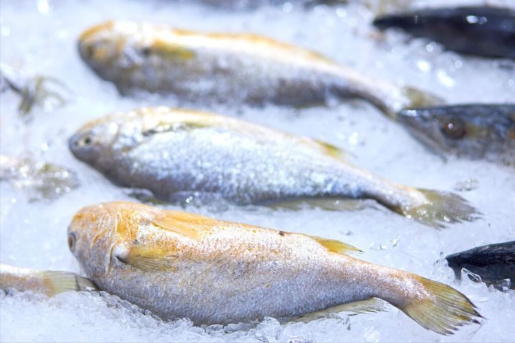 炸小黄鱼，别只往里加面粉，多放2样，炸出来又酥又脆，肉质鲜美