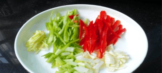 青椒肉丝是放糖,还是不放糖?很多人都错了,难怪不好吃!