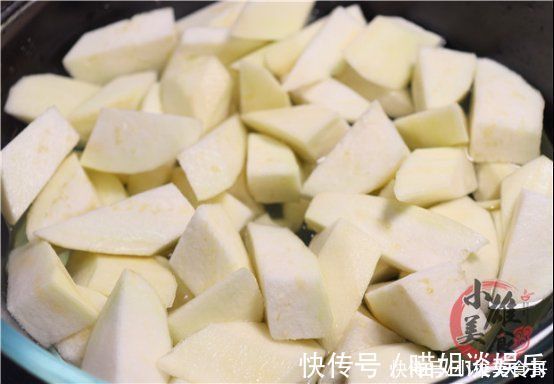 蛋液|农村宴席茄子做法,老厨师不加复杂调料,软糯入味,比吃肉都香