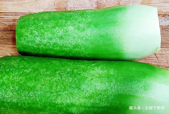 大叔家的素丸子炸萝卜丸子,鲜香味美,口感带脆,家人爱吃!