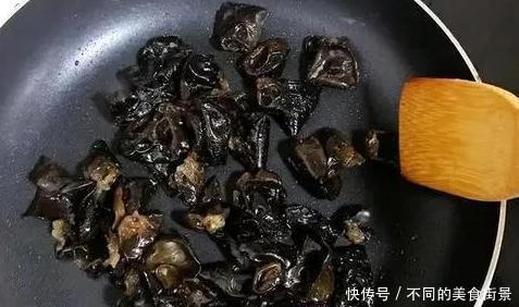 木耳|炒木耳崩油怎么办学会这三步，炒木耳不崩油还好吃