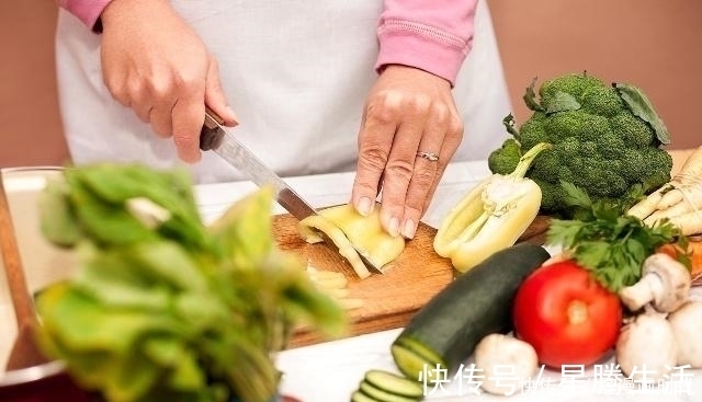 蒲公英|高尿酸患者福音:每天多吃3种食物,有助平衡尿酸,赶走痛风