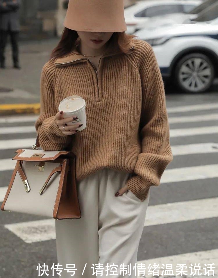 2021年第一套绝美气质穿搭:丝绒裙+毛衣!!!