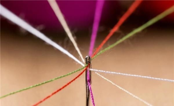 被子总在被罩里“乱跑”别用针缝,教你这个实用小方法,很服帖