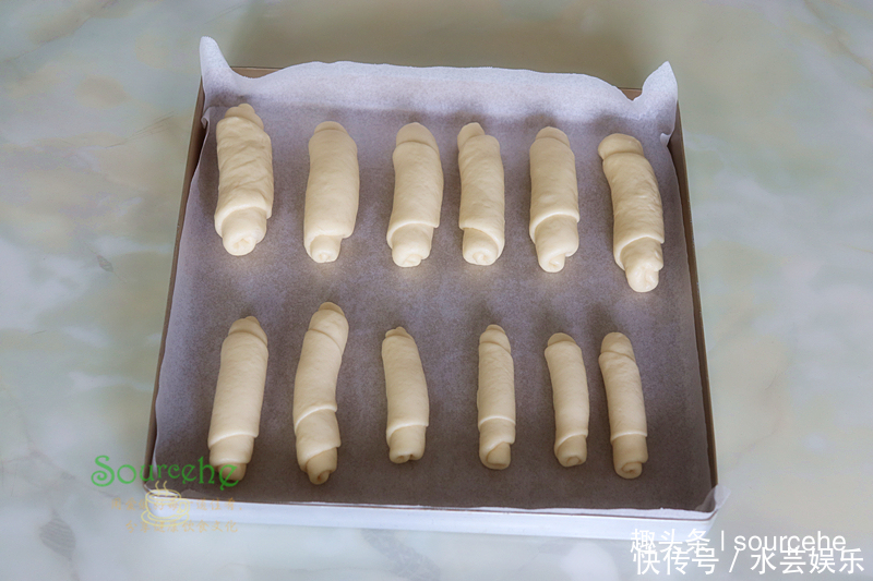 教你软式牛奶小面包的配方,小巧可爱,松软可口,一次就能成功